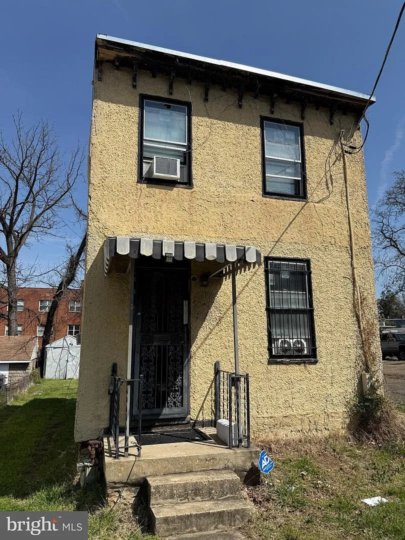 1312 V St SE photo 1