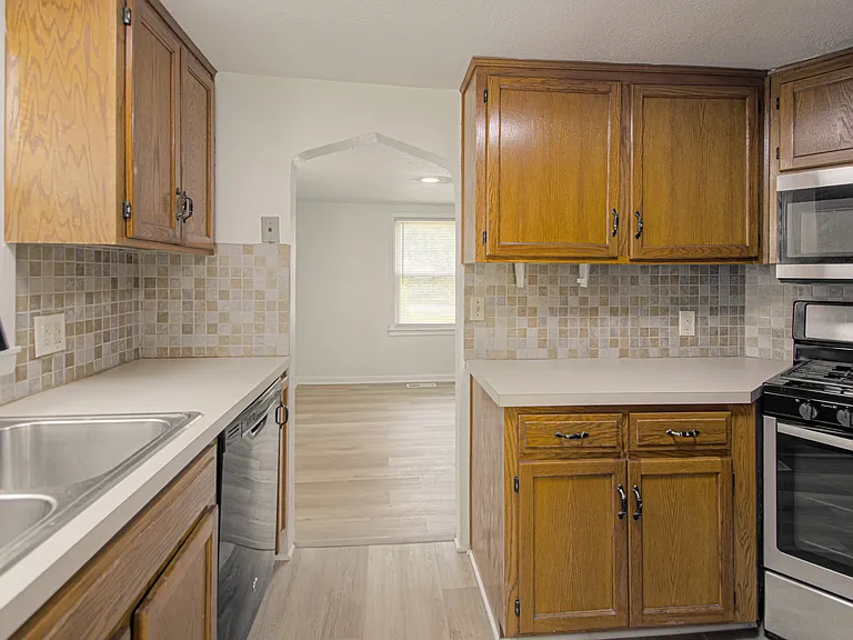 7800 Jefferson St — Photo 12