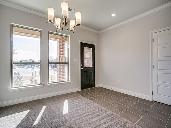 Front room can dining or second living!