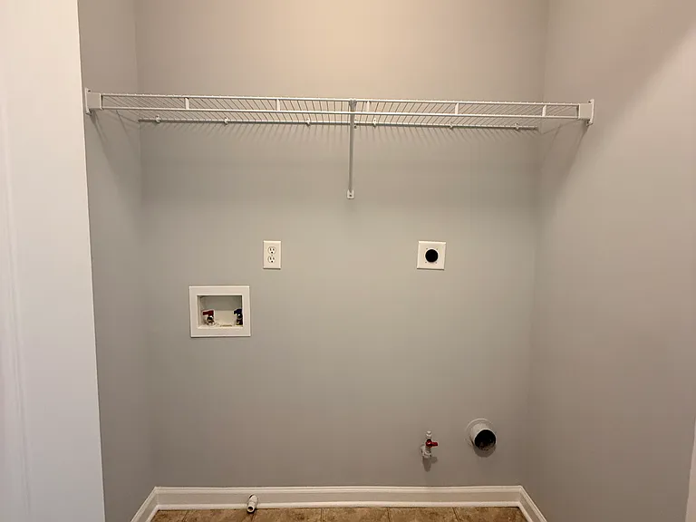 3606 Malcolm Mnr NW — Photo 15