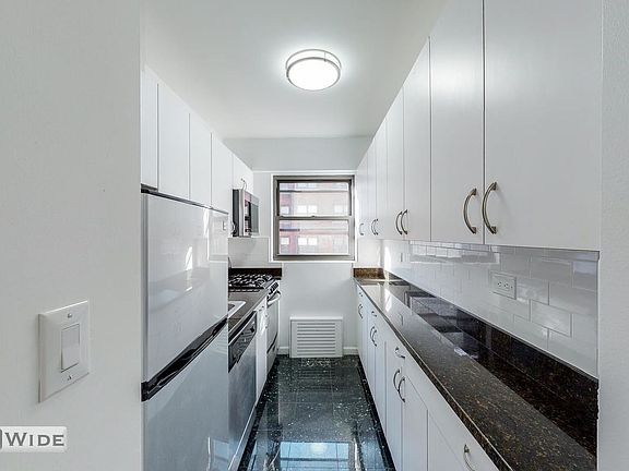3rd image of 165 E 35th St #12P