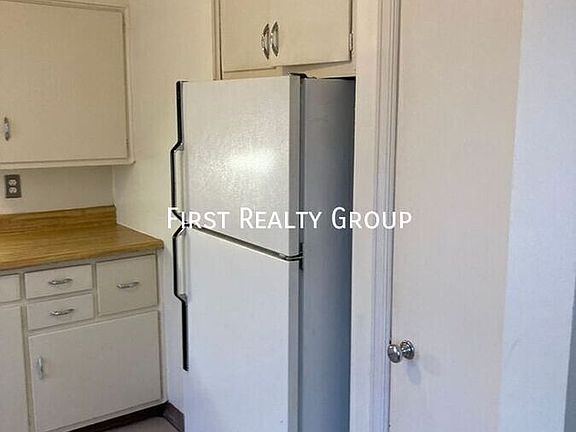 4th image of 2901 Grand Ave APT 4
