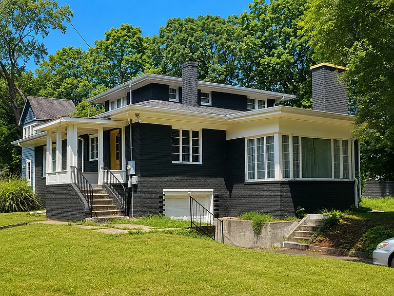1612 S Olive St — Photo 2