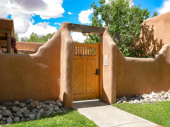 226 Kit Carson Rd #Juniper 10, Taos, NM 87571