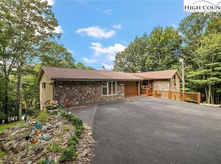 498 Saint Andrews Rd, Banner Elk, NC 28604