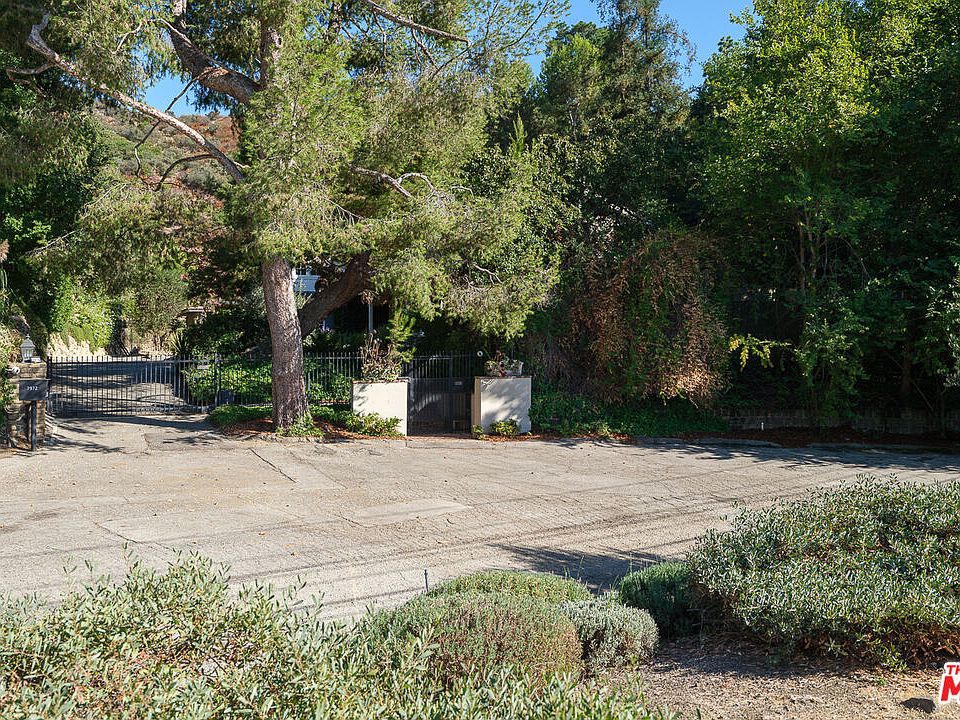 1st image of 7972 Mulholland Dr