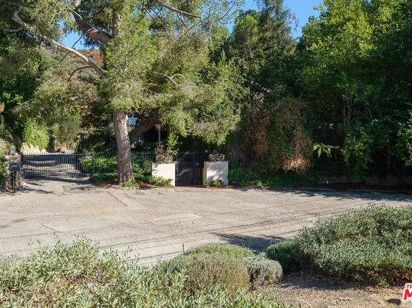 7972 Mulholland Dr, Los Angeles, CA 90046