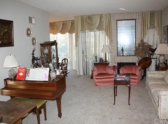 Spacious living room with fireplace