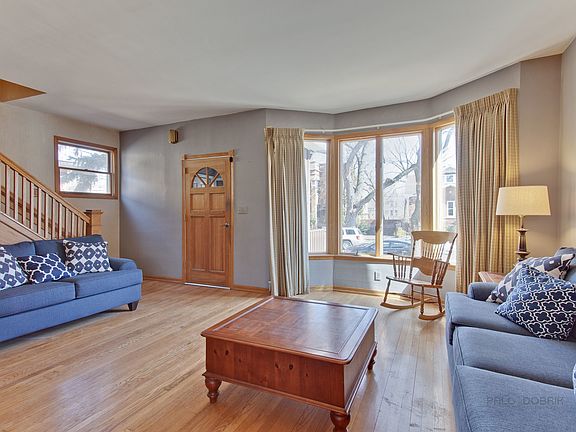 4th image of 4552 N Kilbourn Ave