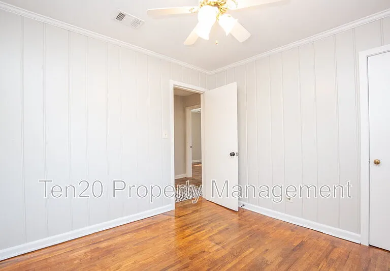 4264 Yates Dr — Photo 10