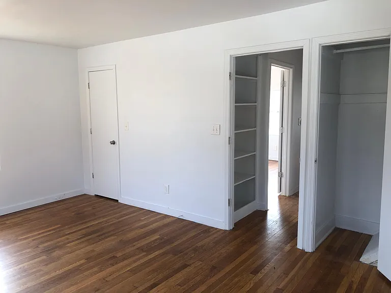 4334 Wayne Ave — Photo 9