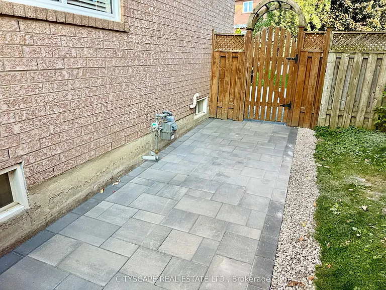 6421 Donway Dr — Photo 37