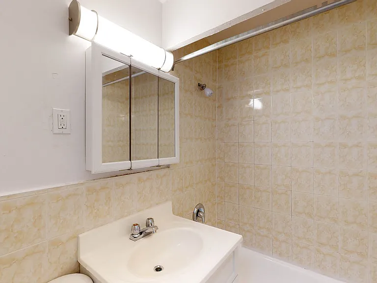 2255 Victoria Park Ave — Photo 8