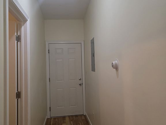 3rd image of 1566-1568 Chapel St #5