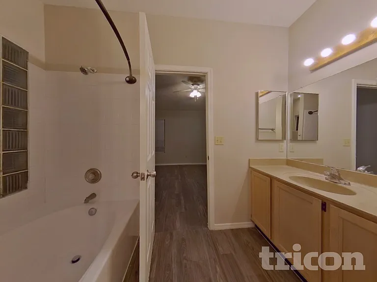 1313 N Avoca — Photo 12