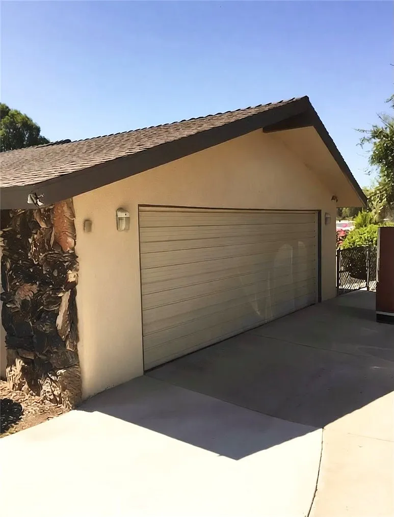 3 bed, 2.5 bath, 1999 sqft, $3,100 — Photo 2