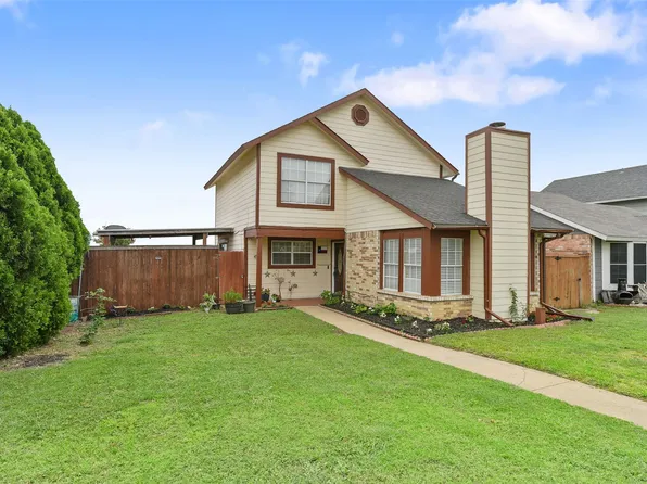 9901 Lone Eagle Dr, Fort Worth, TX 76108