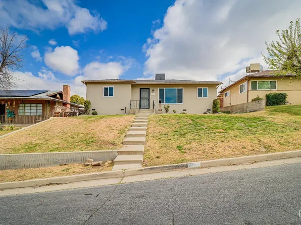 1116 W Point Dr, Bakersfield, CA 93305