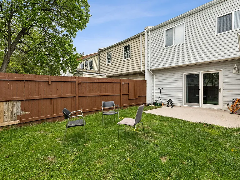 7974 Community Dr — Photo 8