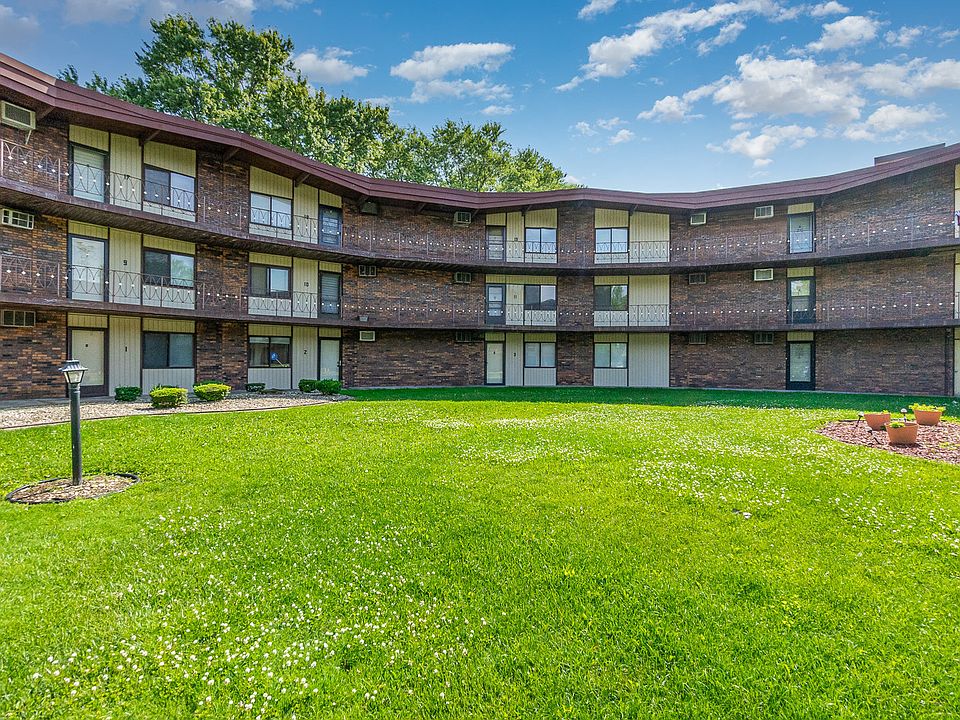 2nd image of 2301 Holiday Ter APT 17