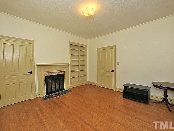 5th image of 414 W King St