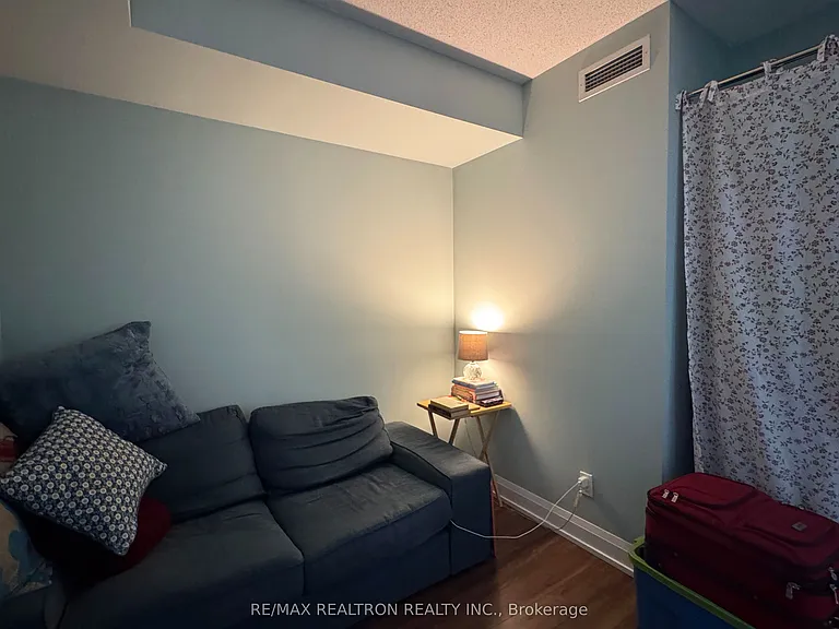 18 Graydon Hall Dr #301 — Photo 10