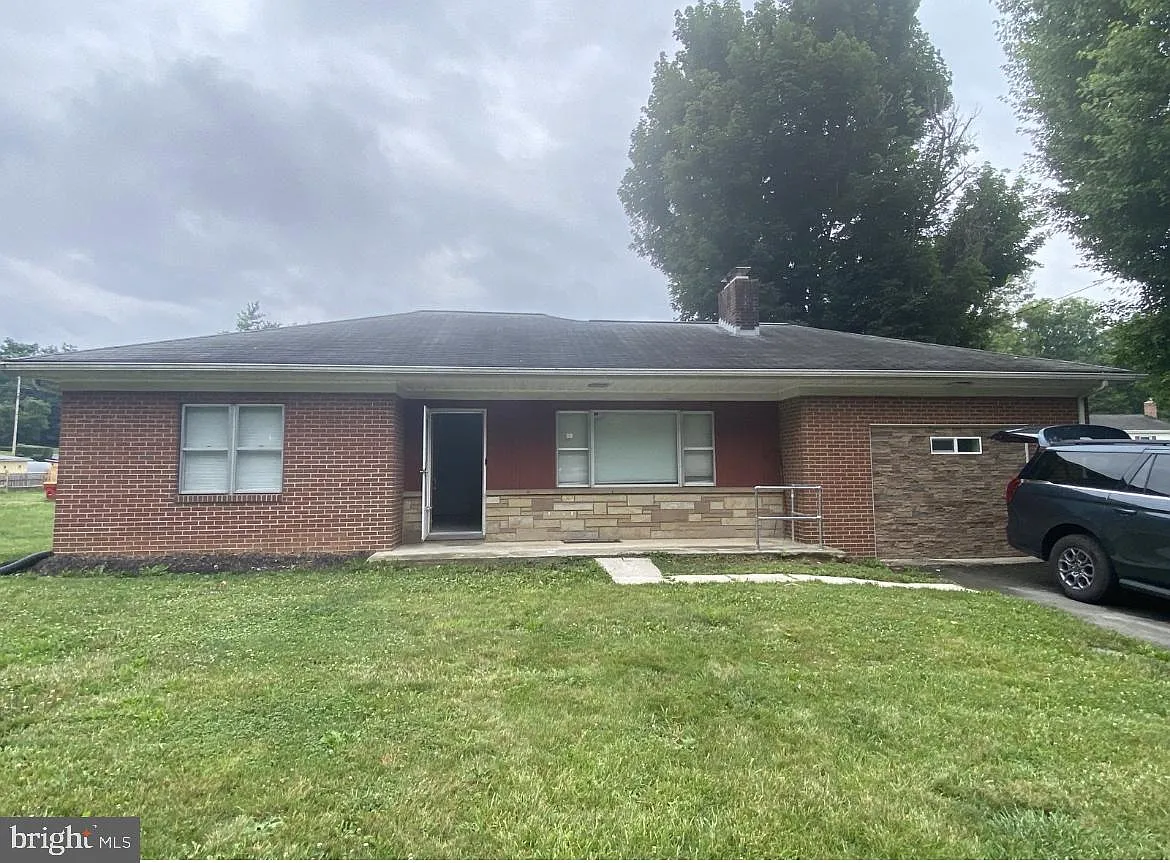 3 bed, 2000 sqft, $2,595 — Photo 1