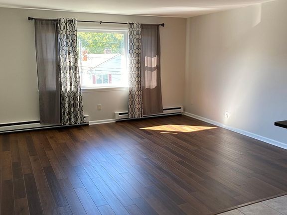 3rd image of 55 Sandy Brook Dr #1