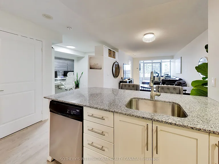85 E Liberty St #720 — Photo 4