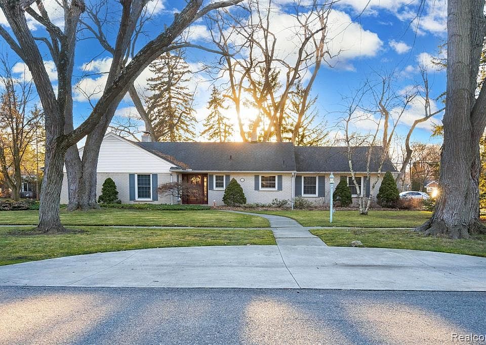 18455 Riverside Dr, Beverly Hills, MI 48025 Zillow