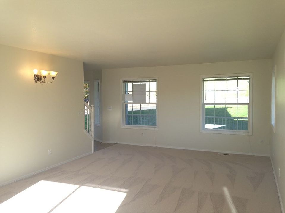 1st image of 102 NE 14th Ave
