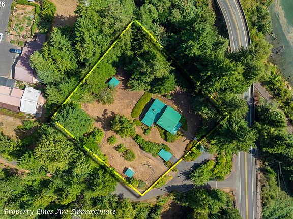 4th image of 1120 Lower Smith River Rd