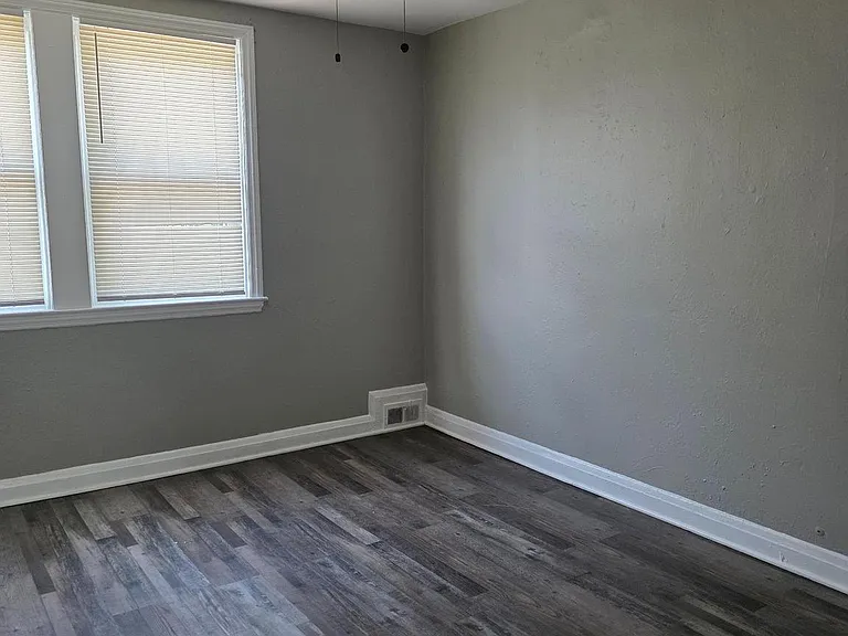 835 E Cold Spring Ln — Photo 11