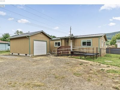 335 Division Ave, Drain, OR, 97435