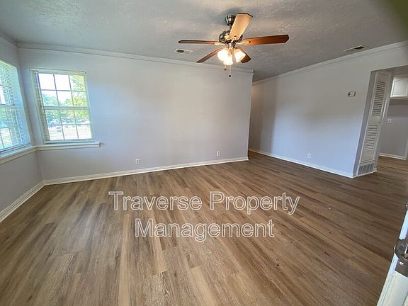 4th image of 7913 Laura St