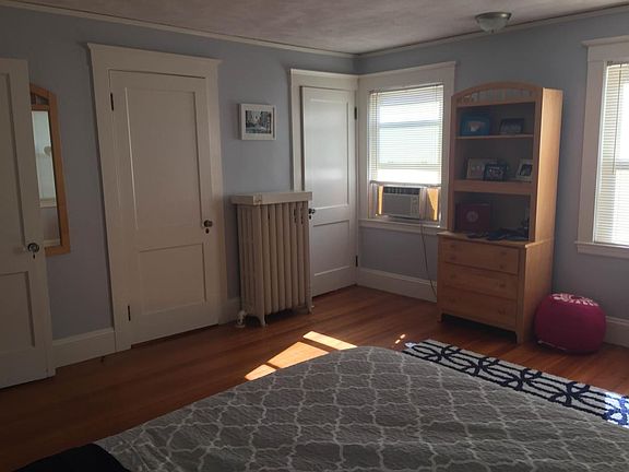 Large bedroom with 2 closets