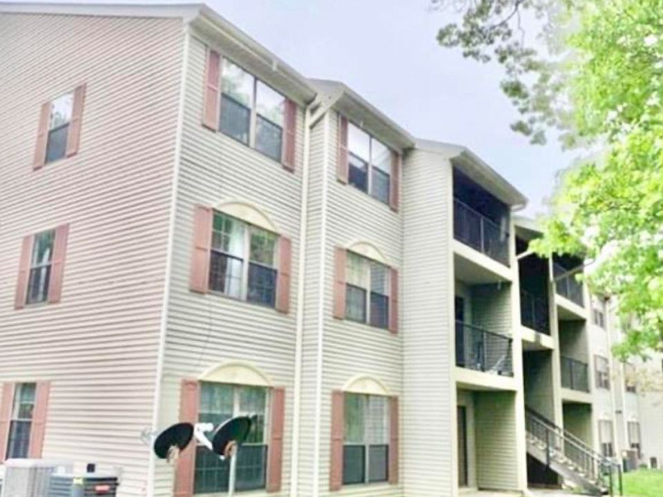 1st image of 118 Sussex Pl Unit 118