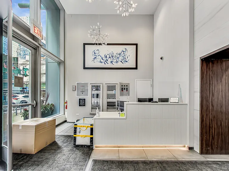 8 E Randolph St #3101 — Photo 4
