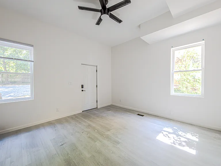 2620 May St #2 — Photo 13