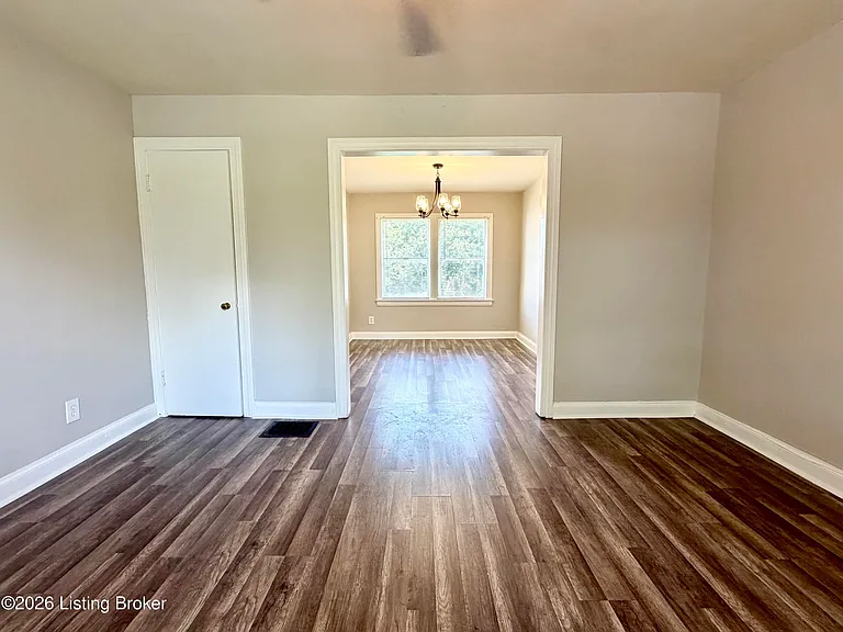 4307 Elliott Ave #6 — Photo 2
