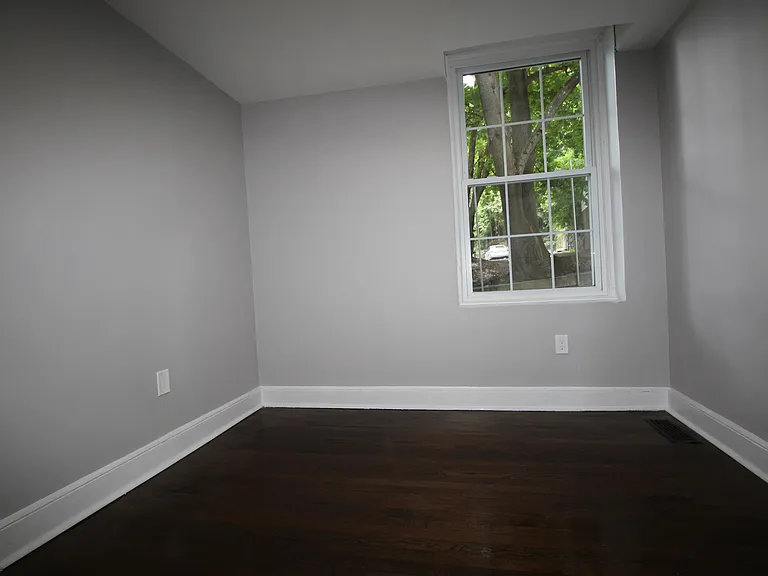 17 Boswell Ave #2 — Photo 7