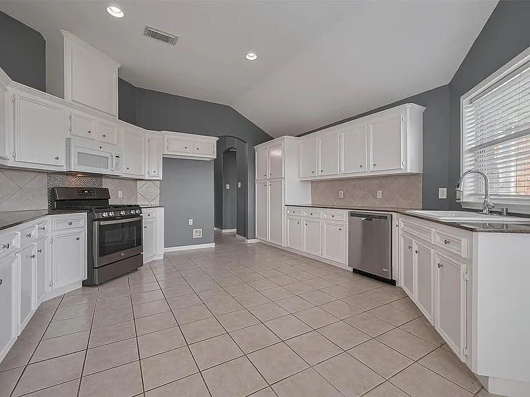 9631 Highland Pointe Dr — Photo 16