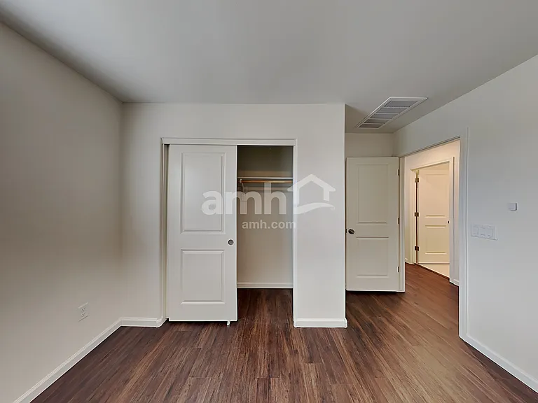 854 E Artesia Pl — Photo 18
