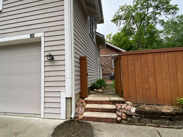 826 Missouri St — Photo 14
