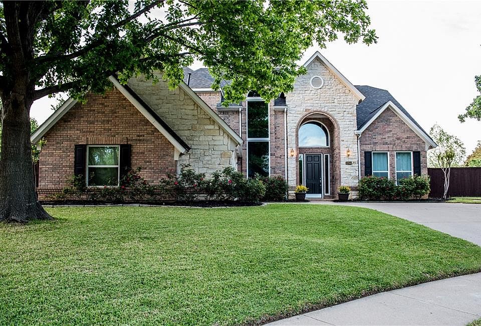 1st image of 2704 Lake Ville Dr