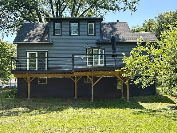 3rd image of 110 Darling St