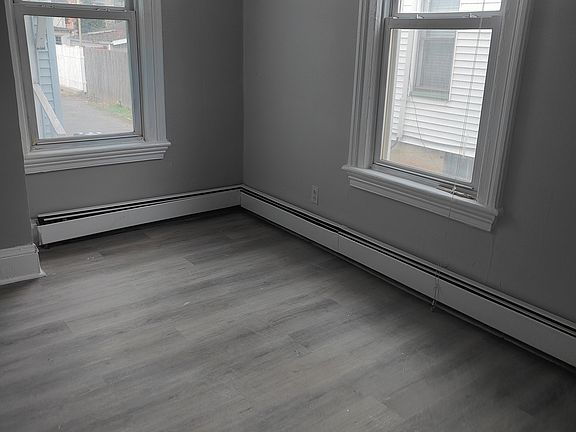 5th image of 109 Ward St Floor 1