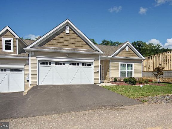 3rd image of 34 Reserve Dr