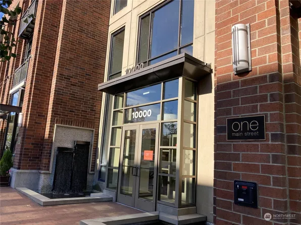 10000 Main Street #206, Bellevue, WA 98004