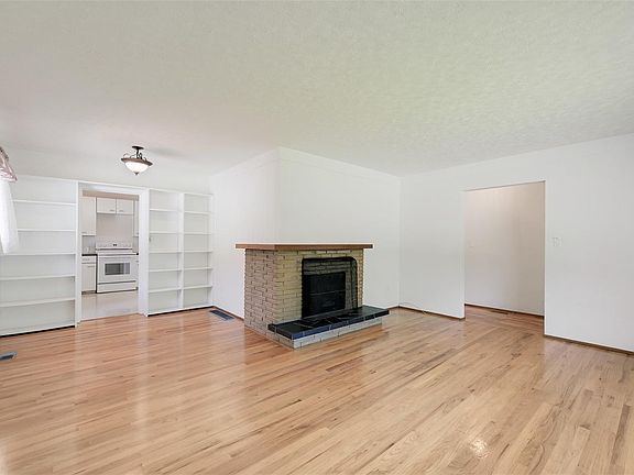 4th image of 2765 Fernwood Rd